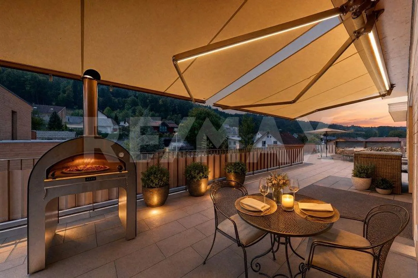 Luxurious and modern penthouse with charm and character - Photo 2 of 10