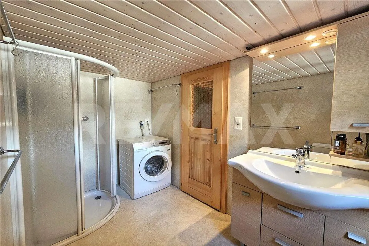 Liebevoll renovierte 4.5 Wohnung in Doppelwohnhaus im alten Dorfkern - Foto 9 von 12