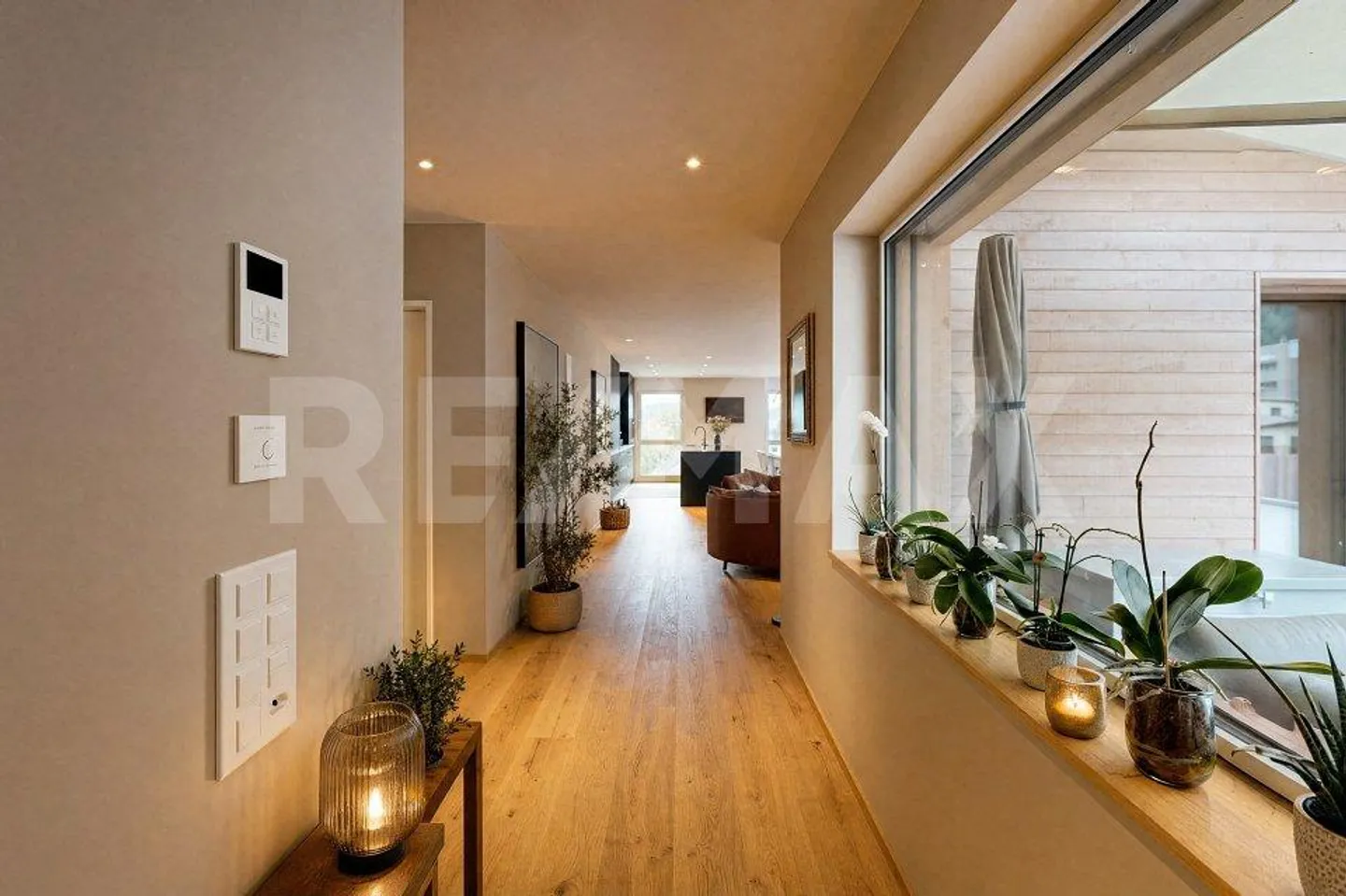 Luxurious and modern penthouse with charm and character - Photo 9 of 10