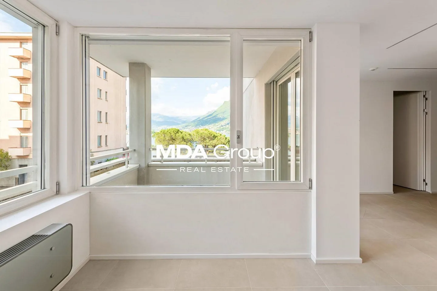 Elegantes Büro mit Seeblick - Foto 8 von 13