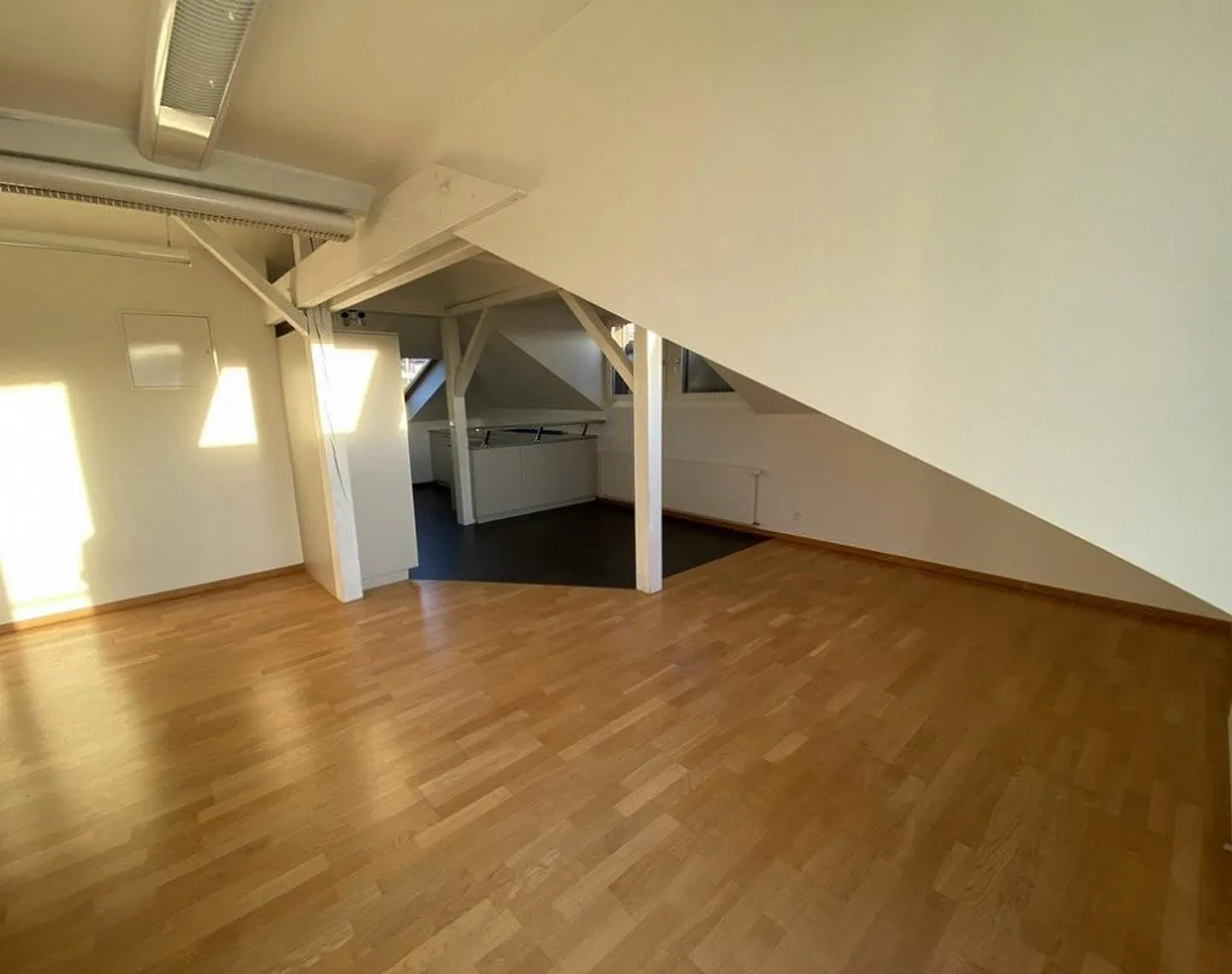 Sonnige Attikawohnung in Zentraler Lage - Foto 3 von 7