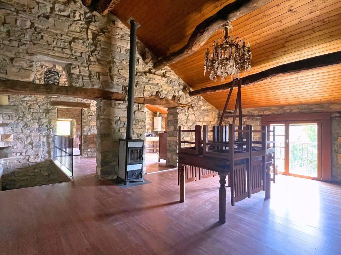 Charming renovated rustic with open valley view - Photo 4 of 14