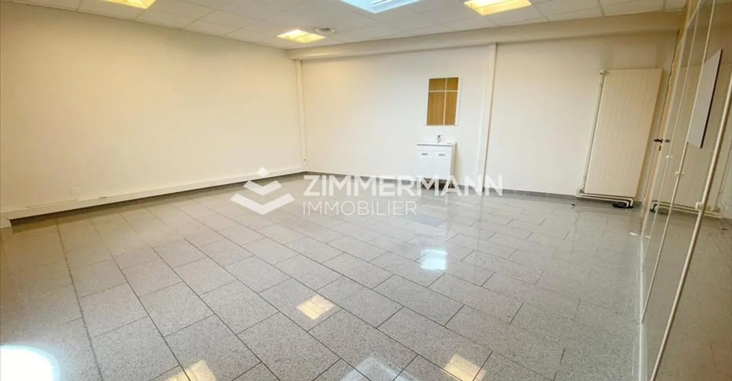 Spazio ufficio in affitto - Foto 1 di 12