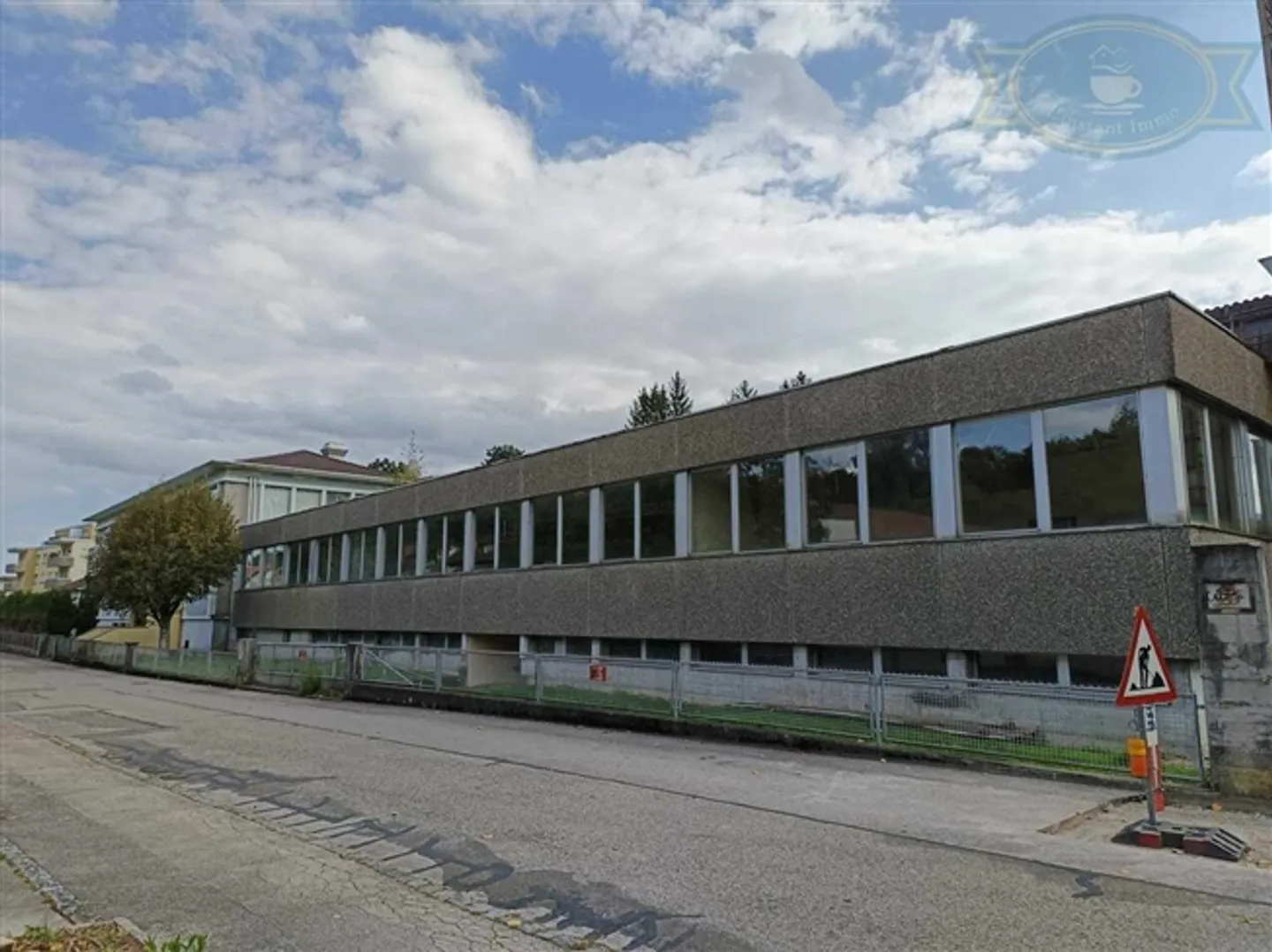 Ancienne usine désaffectée à rénover - Photo 1 sur 15