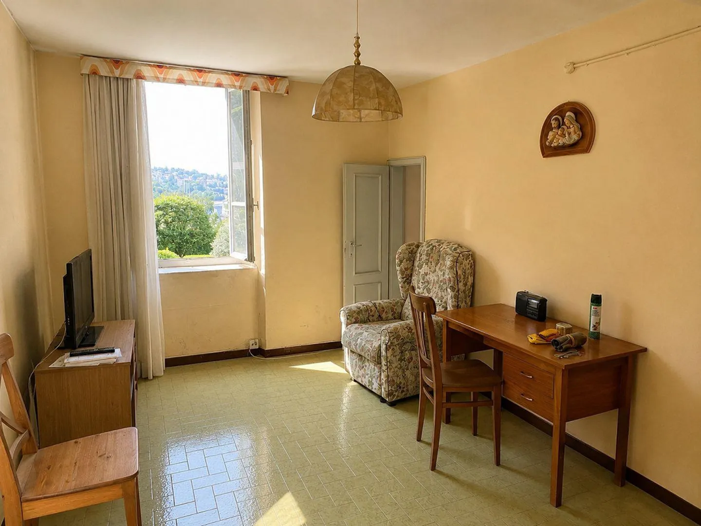 Characteristic property in rural area for renovation, consisting of 2/3 apartments - Photo 10 of 19