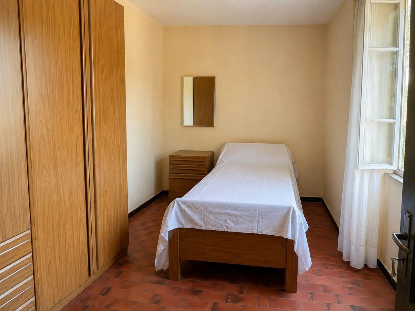 Characteristic property in rural area for renovation, consisting of 2/3 apartments - Photo 11 of 19