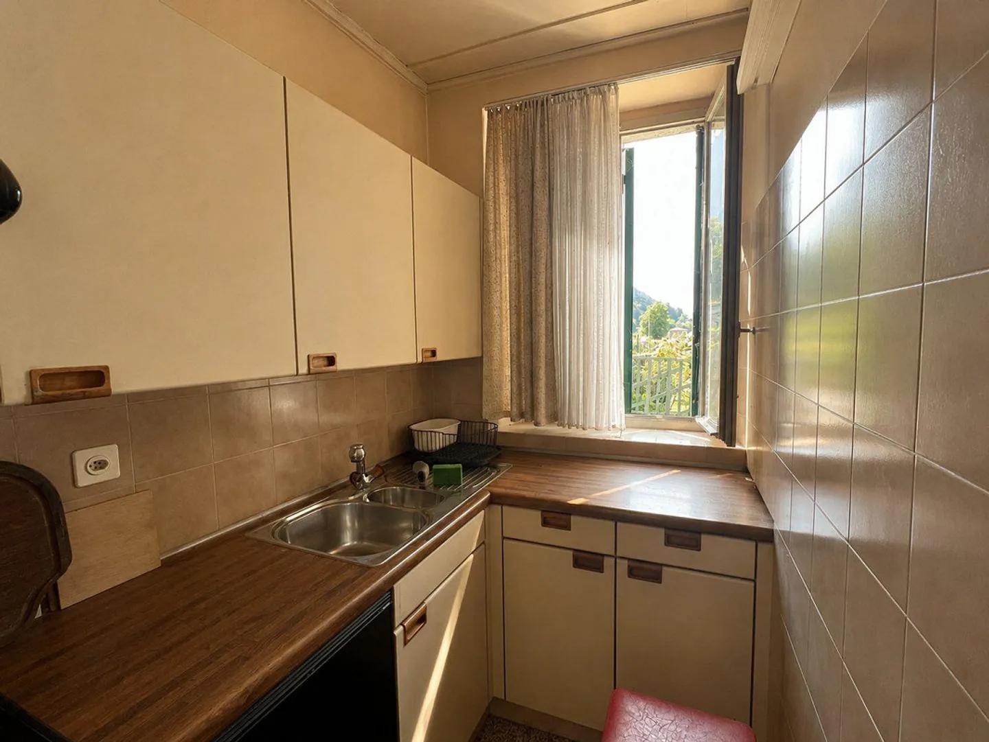 Characteristic property in rural area for renovation, consisting of 2/3 apartments - Photo 14 of 19