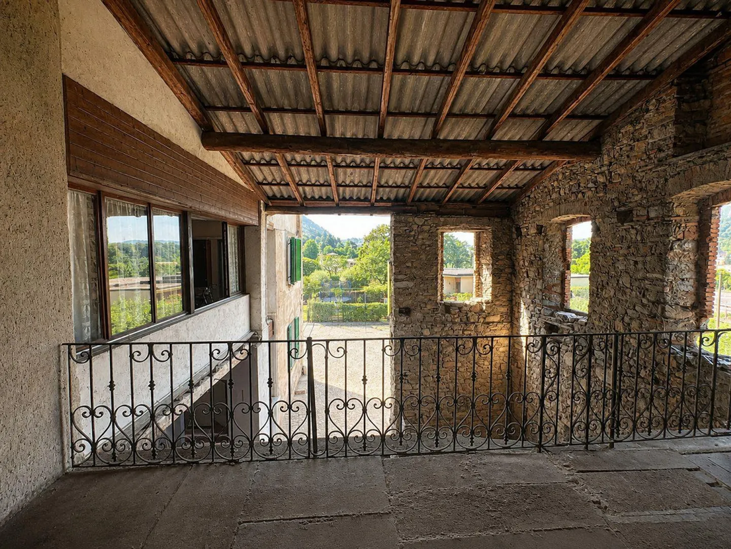 Characteristic property in rural area for renovation, consisting of 2/3 apartments - Photo 16 of 19