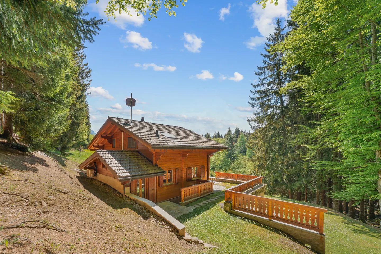 An Alpine Retreat in the Heart of Nature - Private Clearing & Alpine Living - Photo 11 of 13
