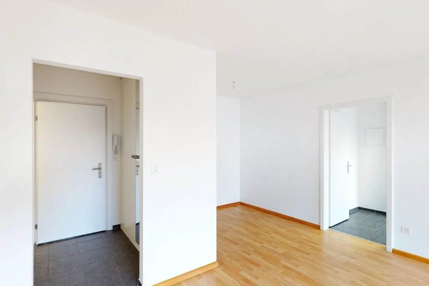 Zentrale Wohnung Nähe Migros - Foto 7 von 8