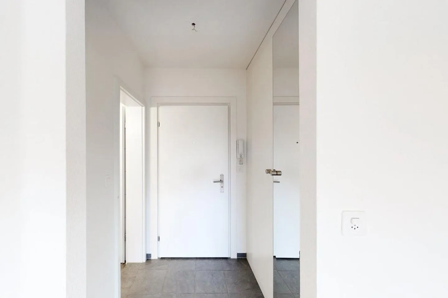 Zentrale Wohnung Nähe Migros - Foto 8 von 8