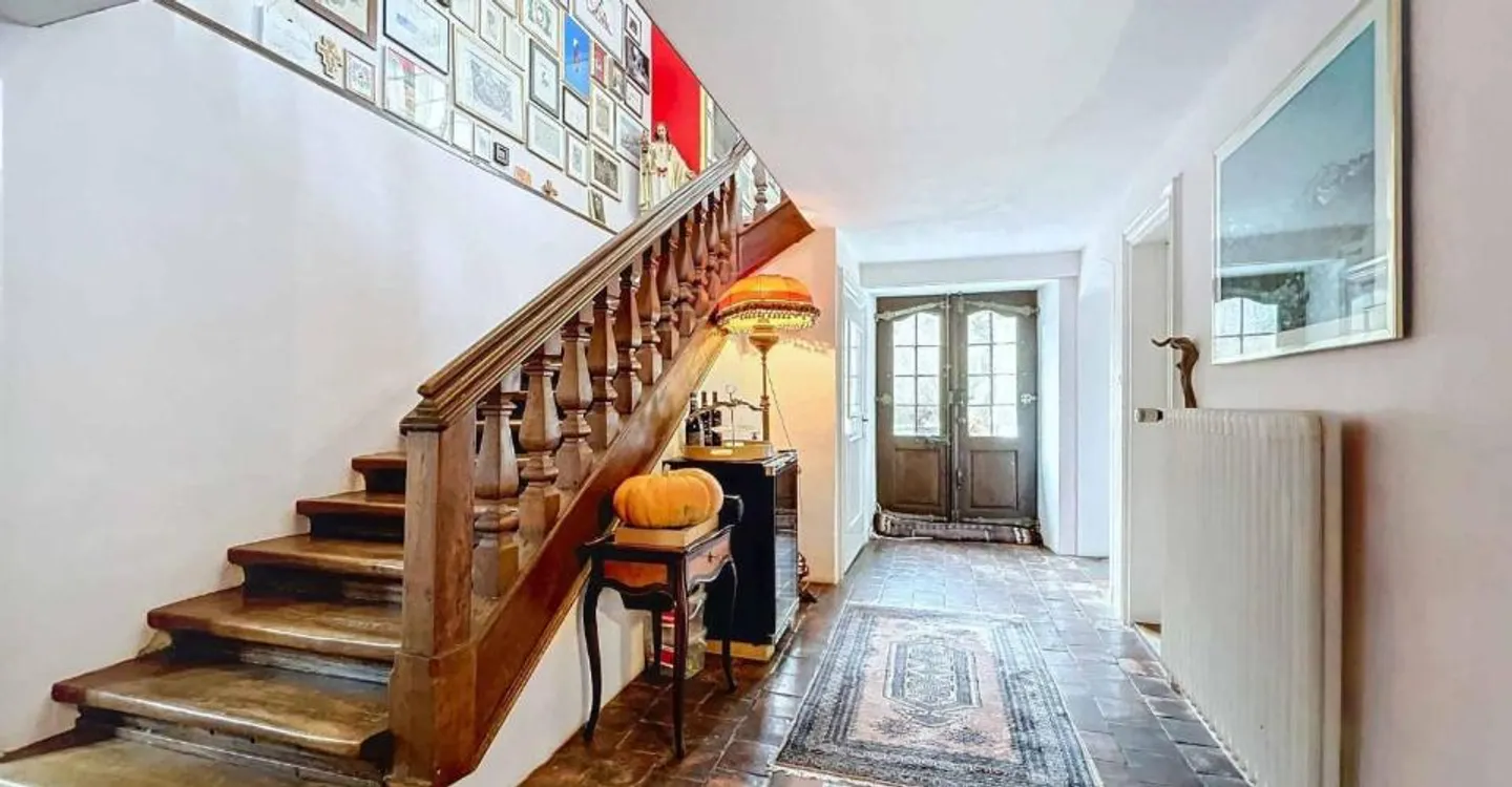 An exceptional estate steeped in history - A rare opportunity on the market! - Photo 4 of 10