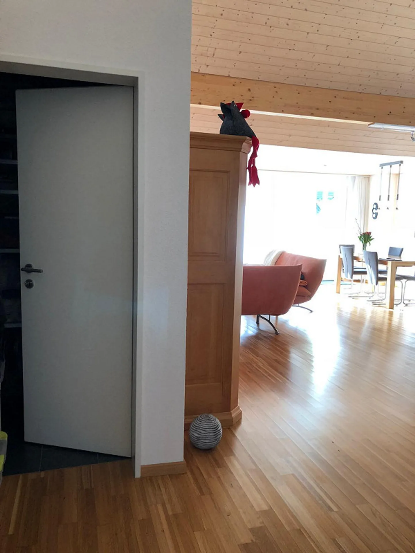 Charmante 2.5-Zimmer-Dachwohnung mit Weitblick und viel Charakter - Photo 5 of 10
