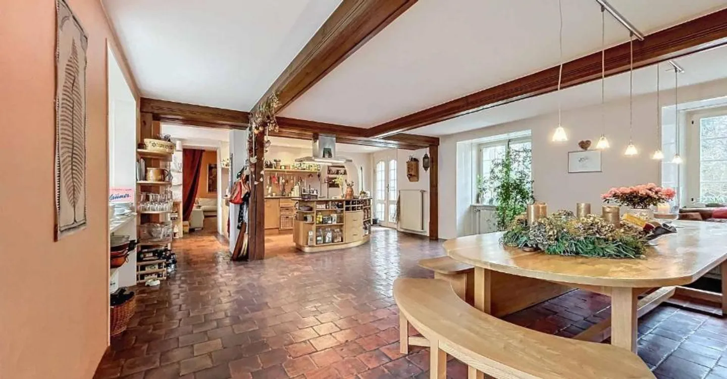 An exceptional estate steeped in history - A rare opportunity on the market! - Photo 6 of 10