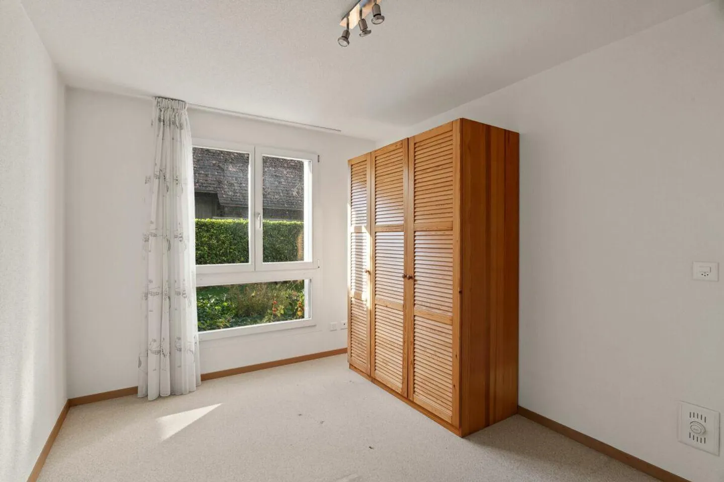 Charming 4.5-room garden apartment with spacious garden in Aarberg - Photo 10 of 21