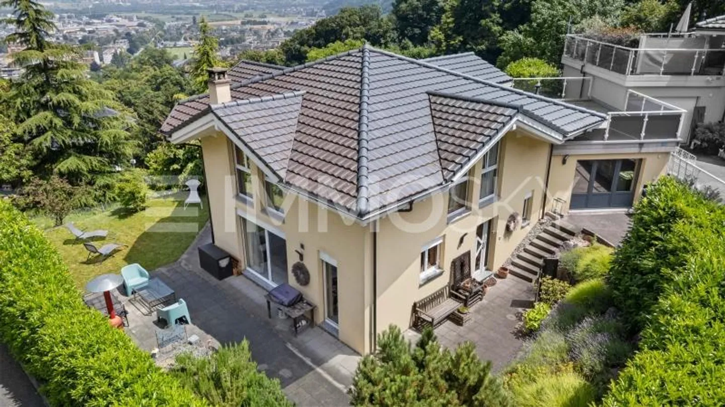 Magnificent 6.5-room house with stunning views! - Photo 3 of 5