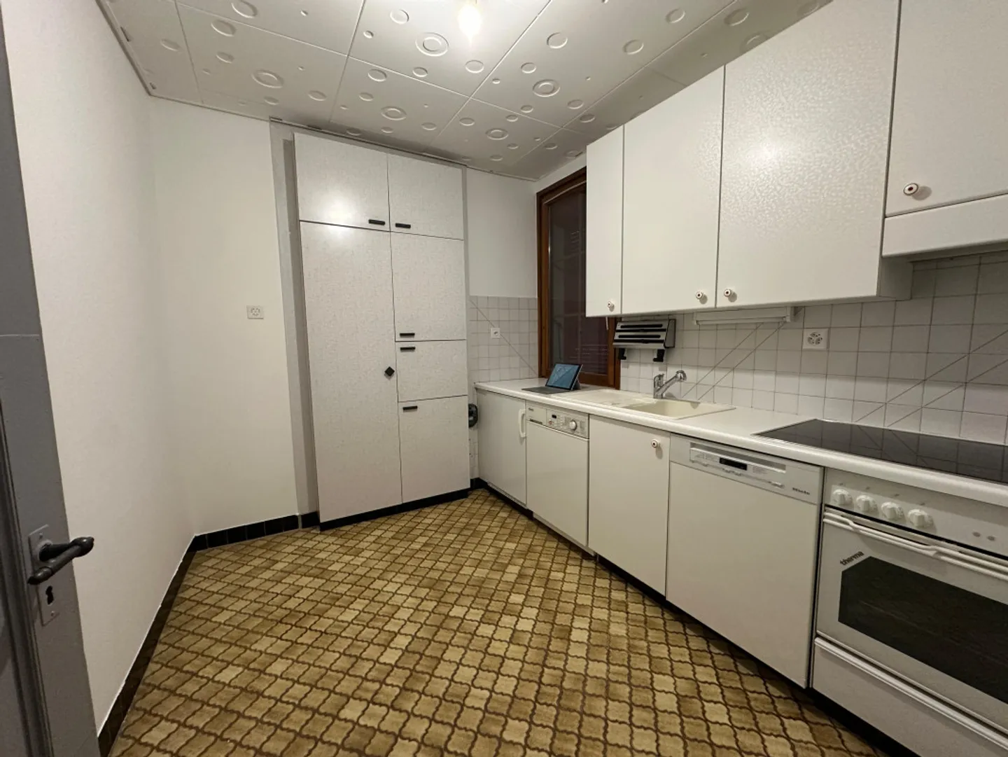 4.5-room apartment located in the center of Fully - Photo 4 of 5