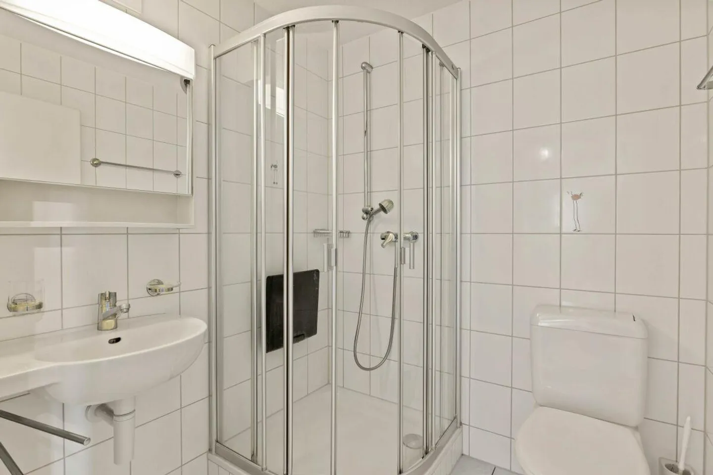 Charming 4.5-room garden apartment with spacious garden in Aarberg - Photo 12 of 21