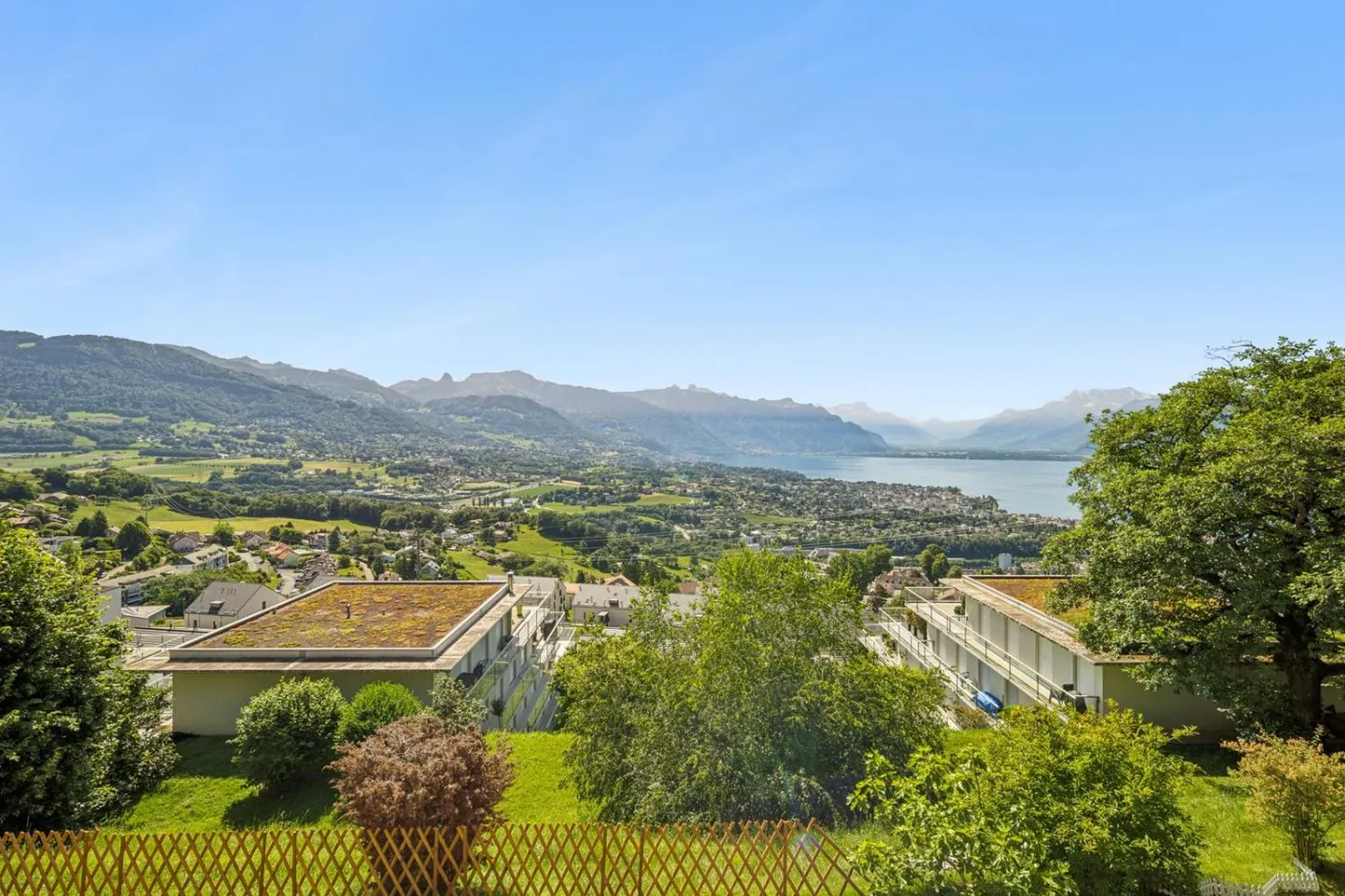 Geräumige Wohnung mit Seeblick - Foto 3 von 13
