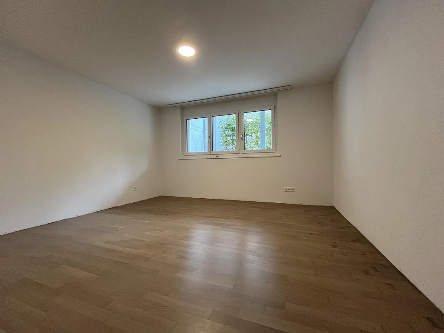 Large apartment with a balcony and a large terrace - Photo 8 of 12