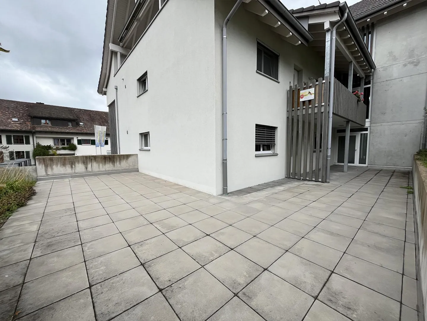 Large apartment with a balcony and a large terrace - Photo 11 of 12