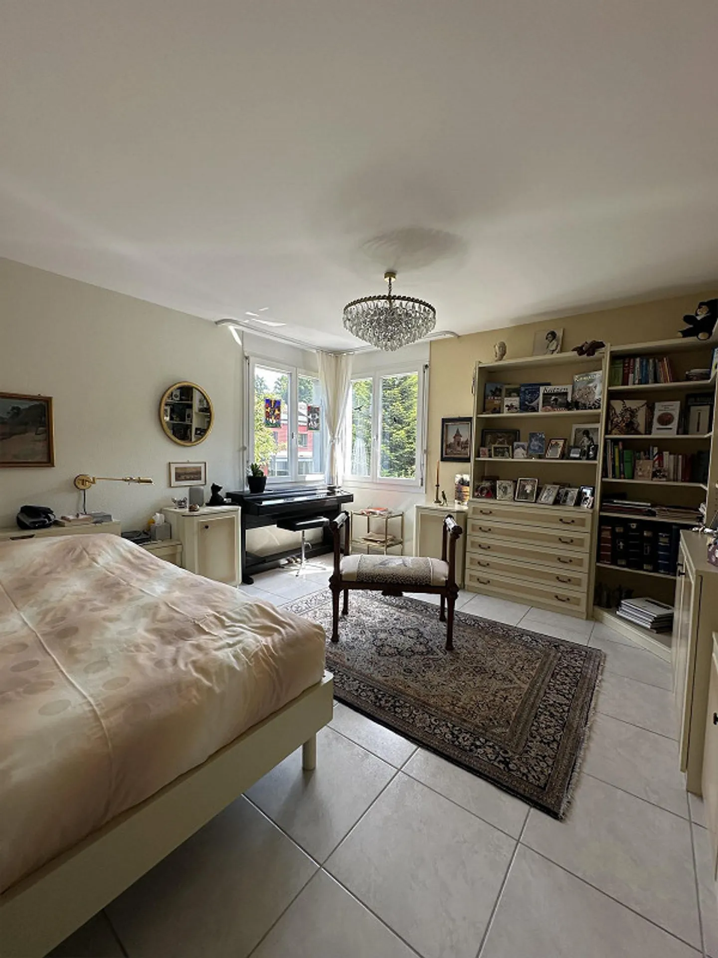 Ampio appartamento di 5,5 locali con balcone e garage a Oberwil - Foto 7 di 18