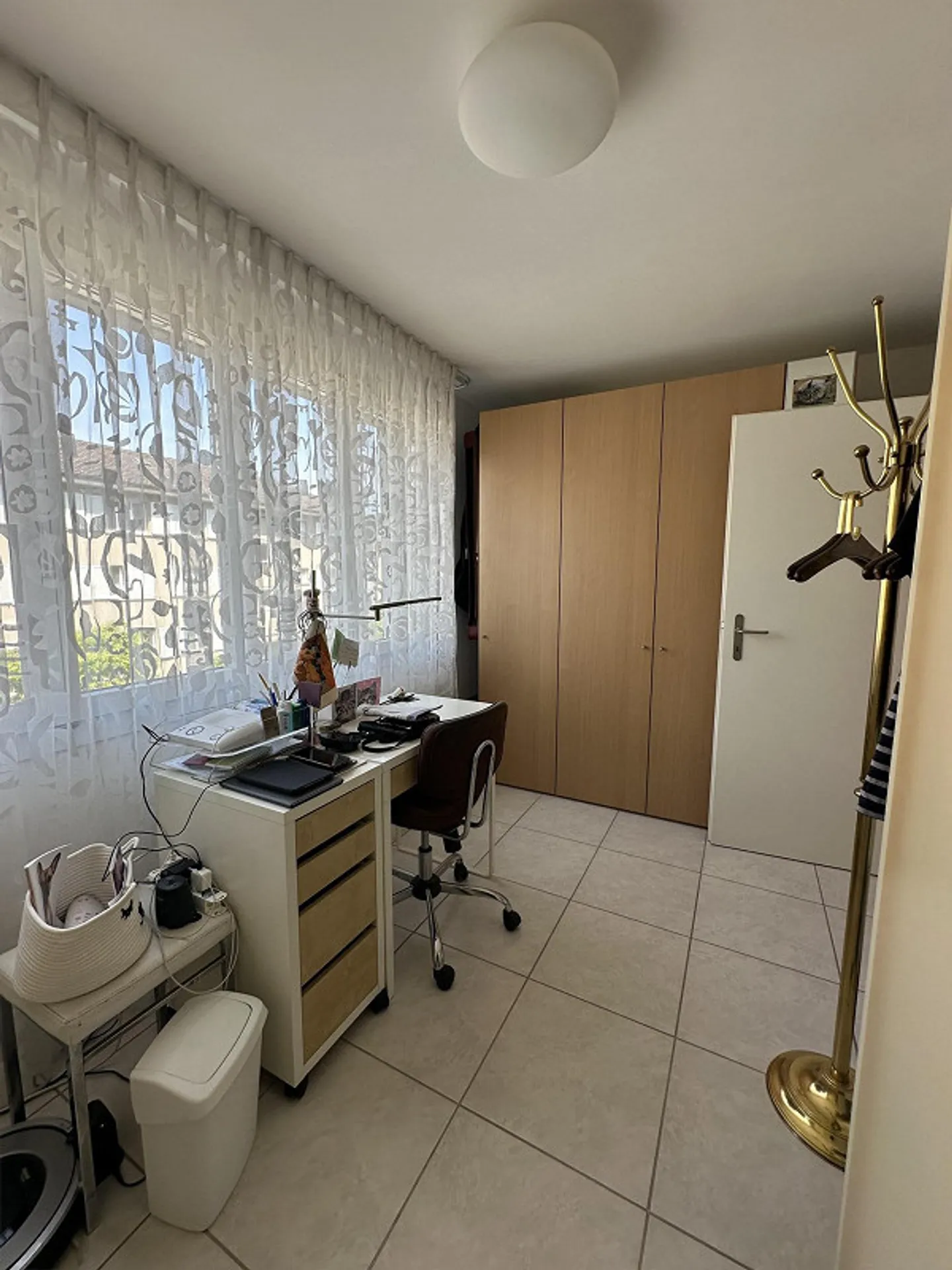 Ampio appartamento di 5,5 locali con balcone e garage a Oberwil - Foto 9 di 18