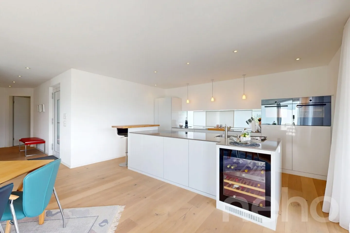 Appartement de Luxe avec Vue Époustouflante - Photo 3 sur 11