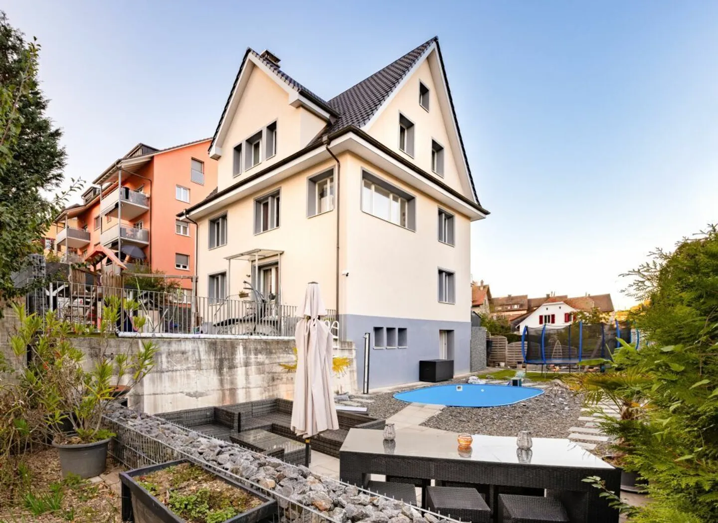 Casa singola in affitto - Foto 1 di 42