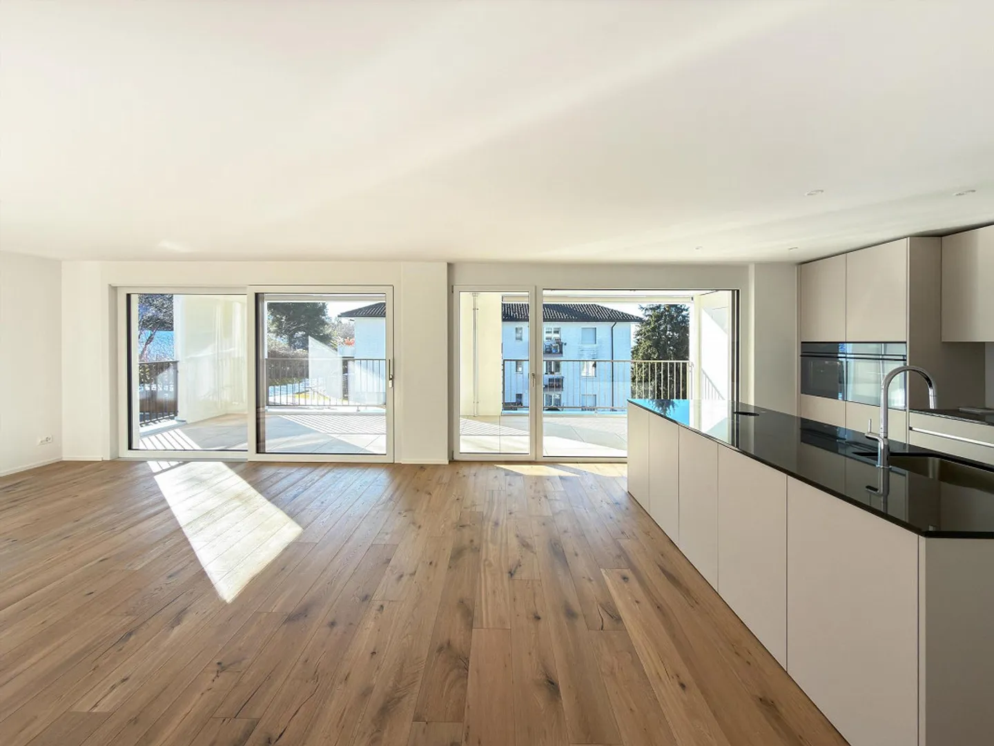 Collina - Last Apartment - High-Quality 4½-Room Apartment with Terrace - Photo 2 of 10