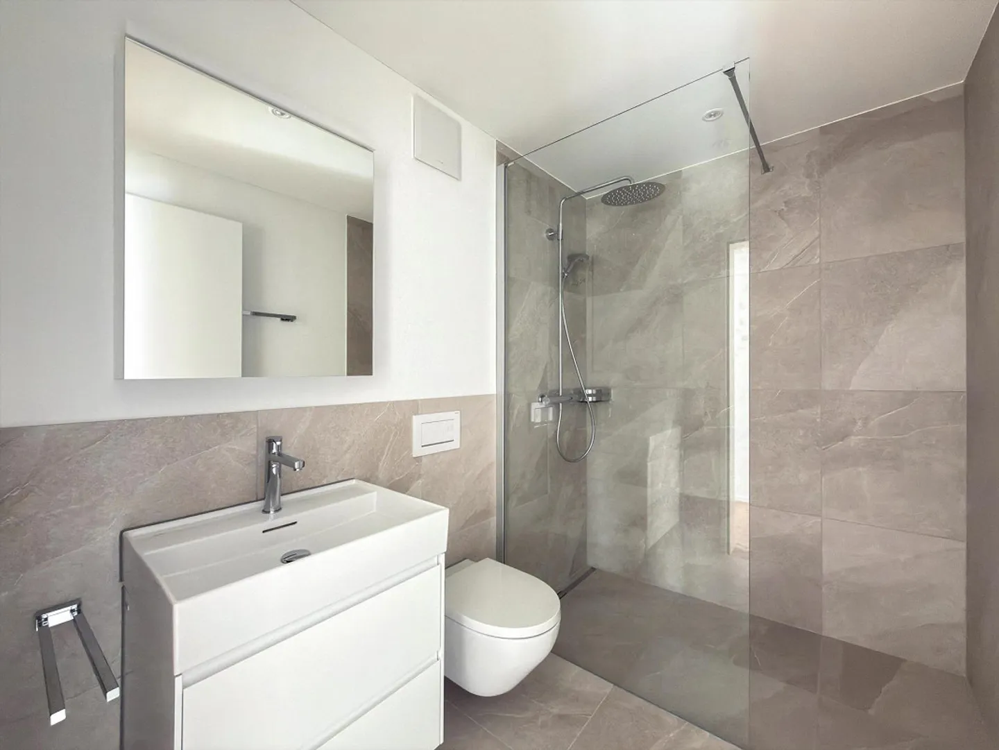 Collina - Last Apartment - High-Quality 4½-Room Apartment with Terrace - Photo 6 of 10