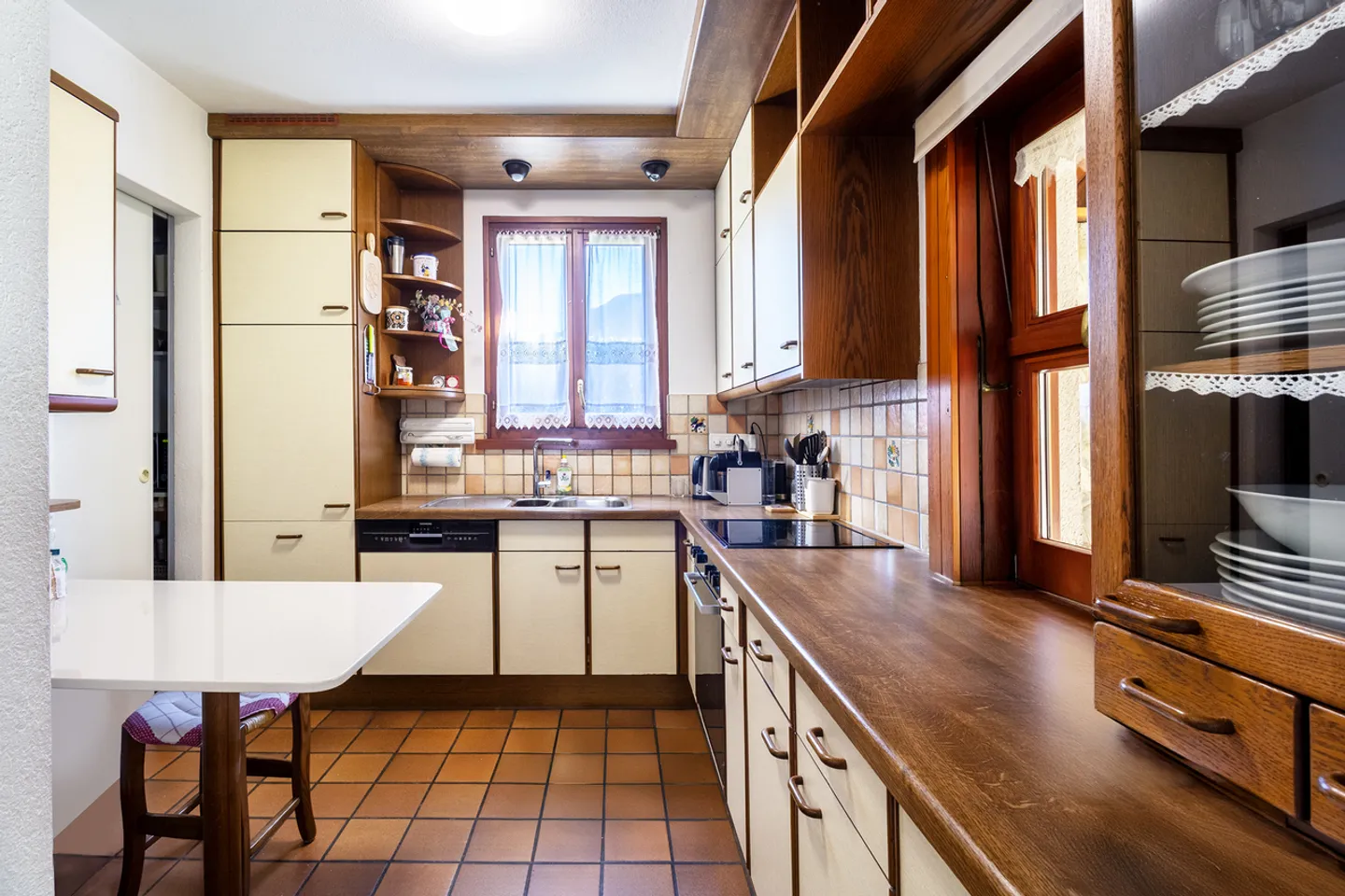 Large House in a Quiet Location - Photo 5 of 13