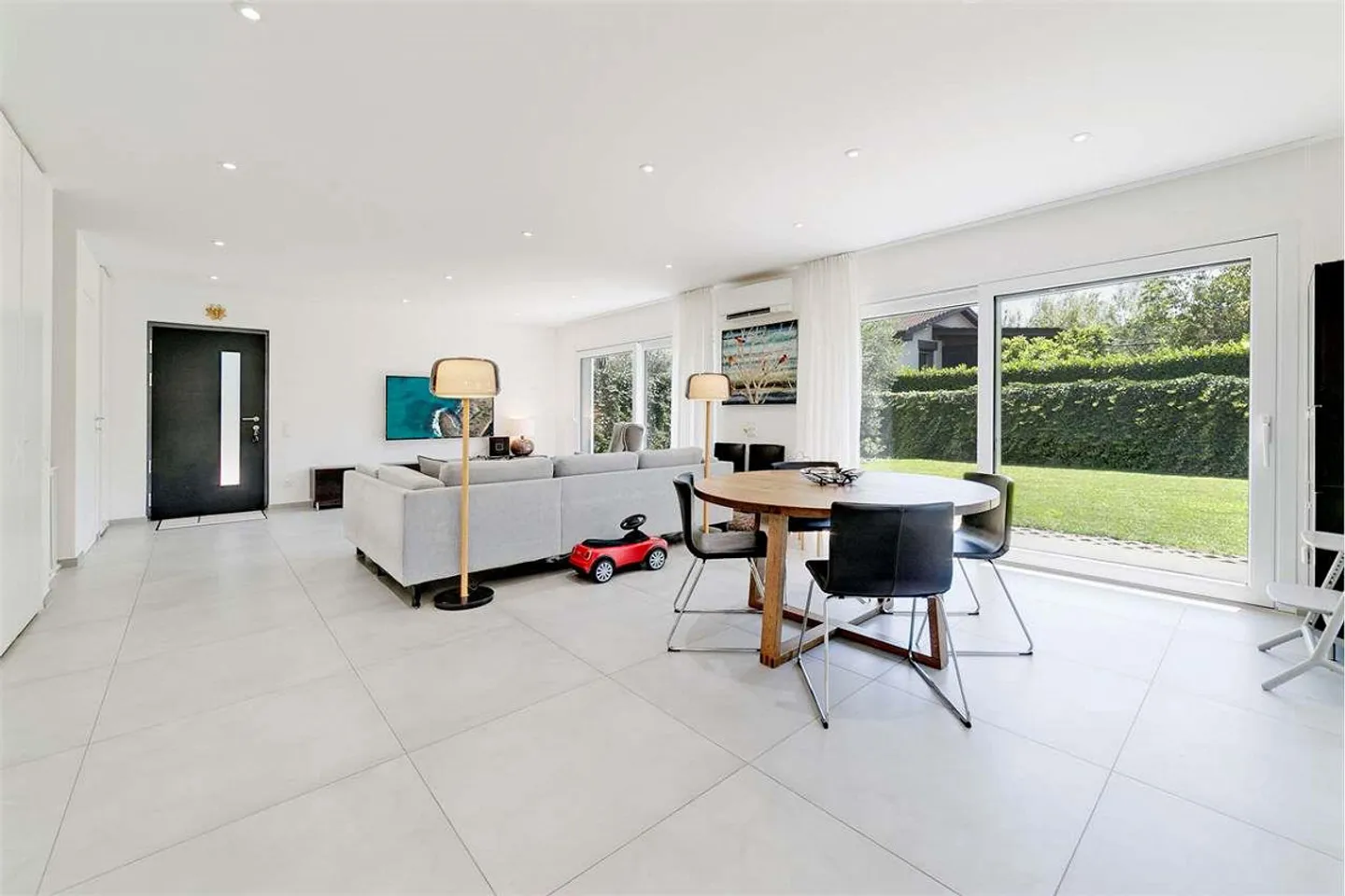 Modern Villa with Garden in Ligornetto - Photo 6 of 13