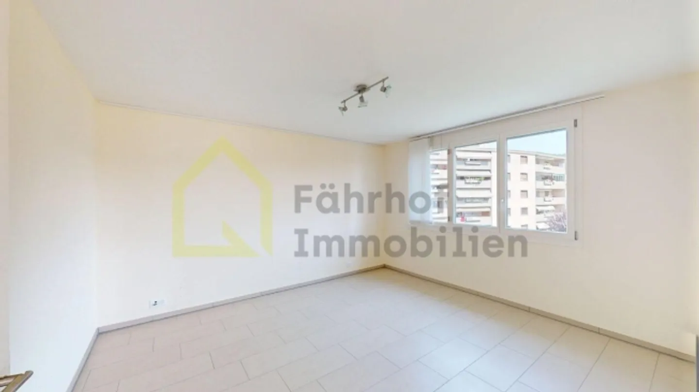 Attico con grande giardino d'inverno e terrazza soleggiata - Foto 9 di 12