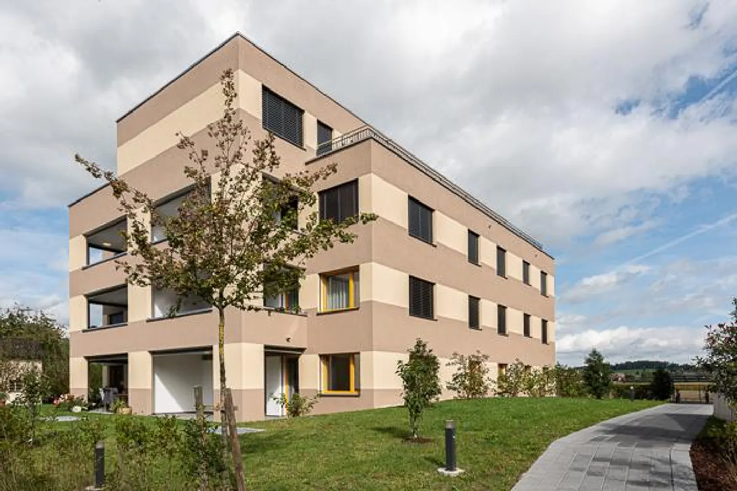 Traumwohnung mit zwei Terrassen und traumhafter Weitsicht! - Photo 1 sur 12