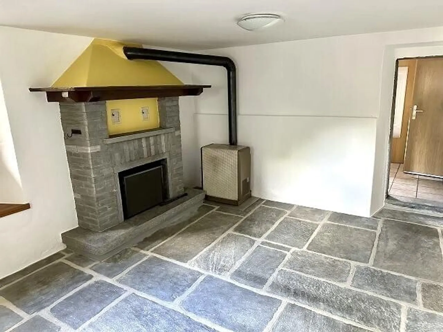 Maison bifamiliale avec appartements de 3 et 4 pièces - Photo 2 sur 13
