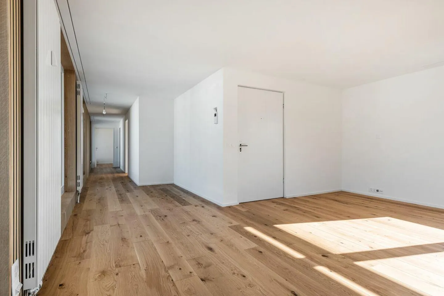Renovated 3.5-room penthouse with XXL terrace (no lift) - Photo 6 of 17