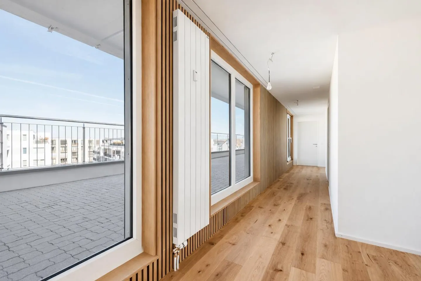 Renovated 3.5-room penthouse with XXL terrace (no lift) - Photo 8 of 17