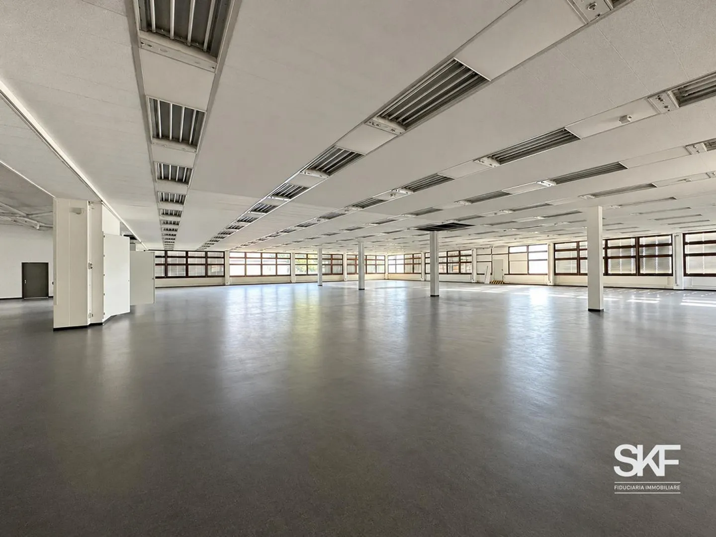 FOR SALE LARGE WAREHOUSE/COMMERCIAL/INDUSTRIAL DEPOSIT - Photo 1 of 12