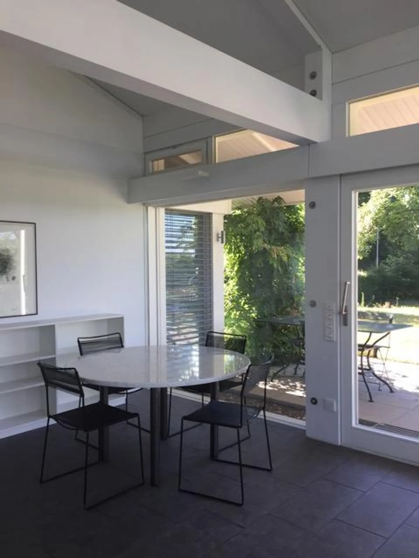 Bungalow individuel avec grand jardin près de l'hôpital. - Photo 3 sur 13
