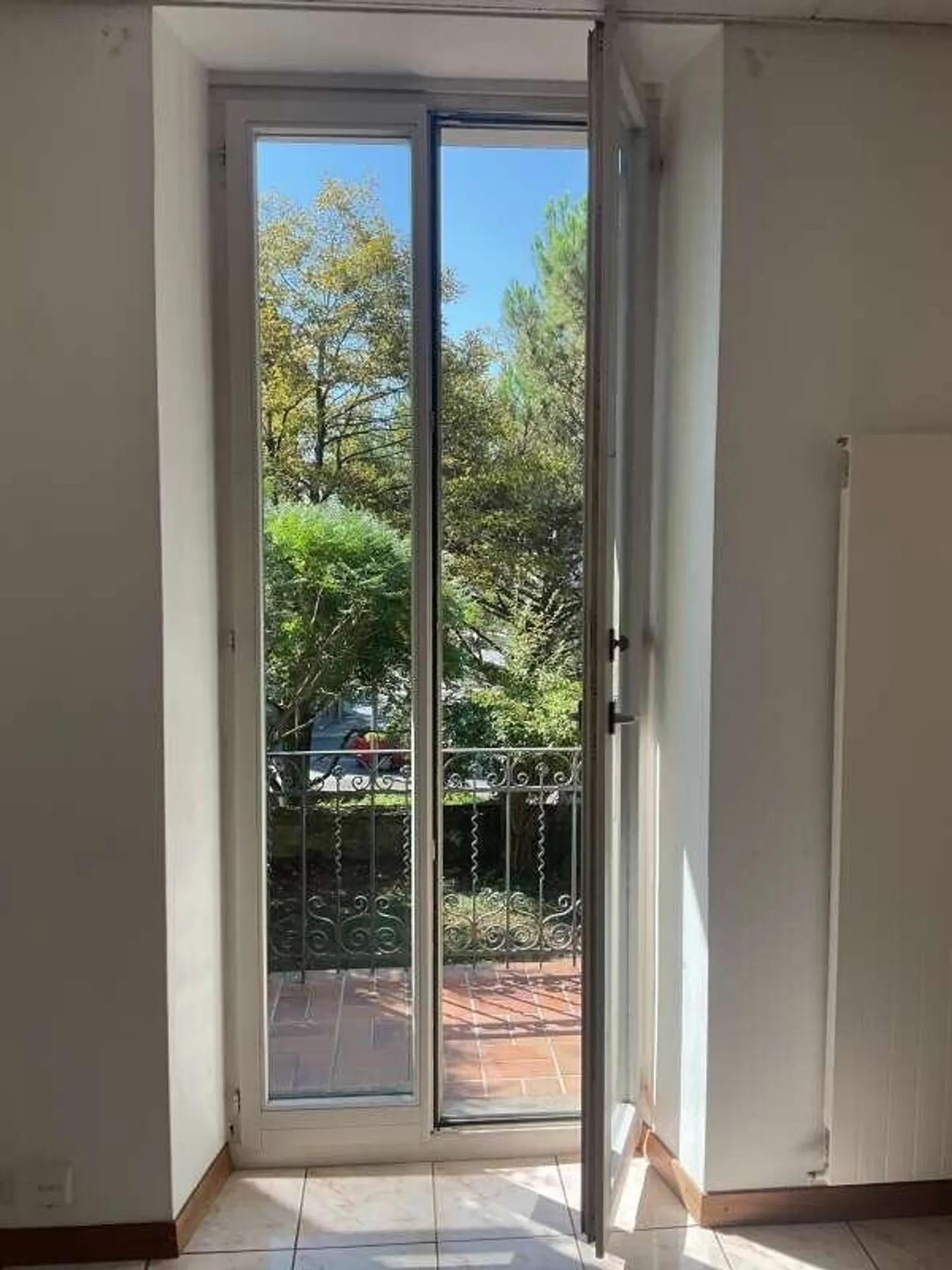Bell'appartamento di 3 stanze con giardino - Foto 10 di 11