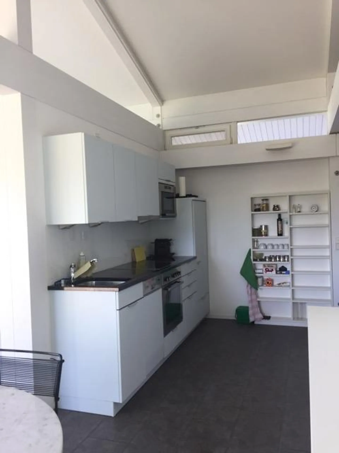 Bungalow individuel avec grand jardin près de l'hôpital. - Photo 6 sur 13