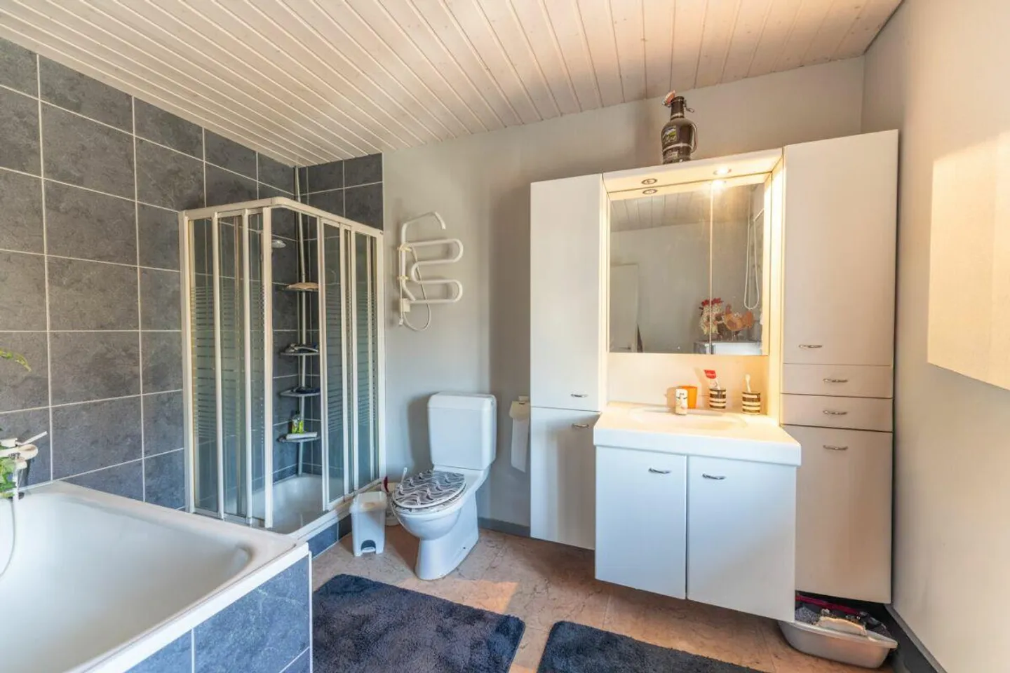 Una casa con opportunità - Ideale per la vita intergenerazionale, l'auto-utilizzo o come proprietà d'investimento - Foto 7 di 25