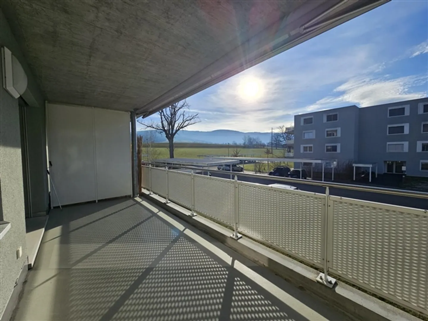 Large modern apartment with balcony of 4.5 rooms - Photo 12 of 12