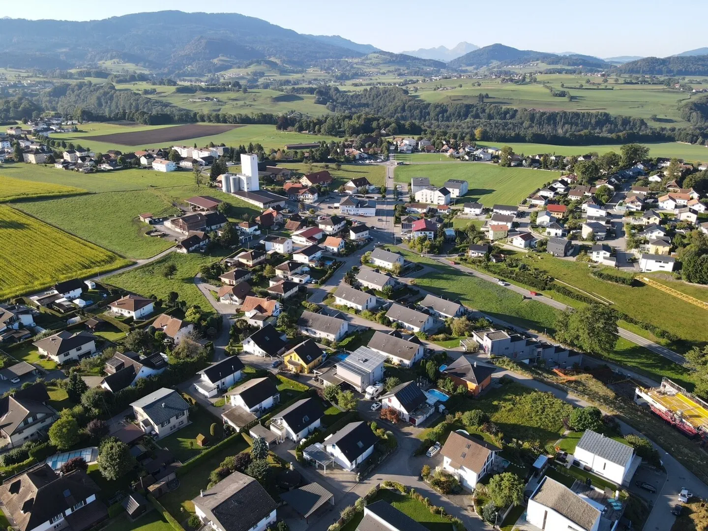 TINTERIN | Villa (E) angrenzend mit 5,5 Zimmern - Foto 2 von 5