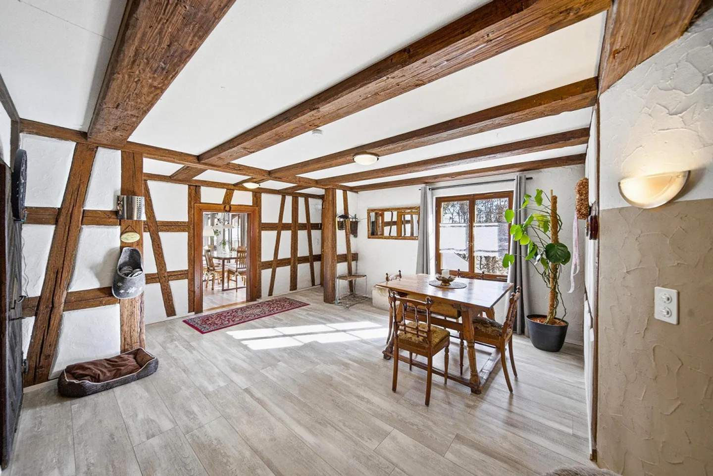 SYMBIOSE ENTRE CLASSIQUE & CONFORT - MAISON DE 7,5 PIÈCES AVEC APPARTEMENT - Photo 4 sur 5