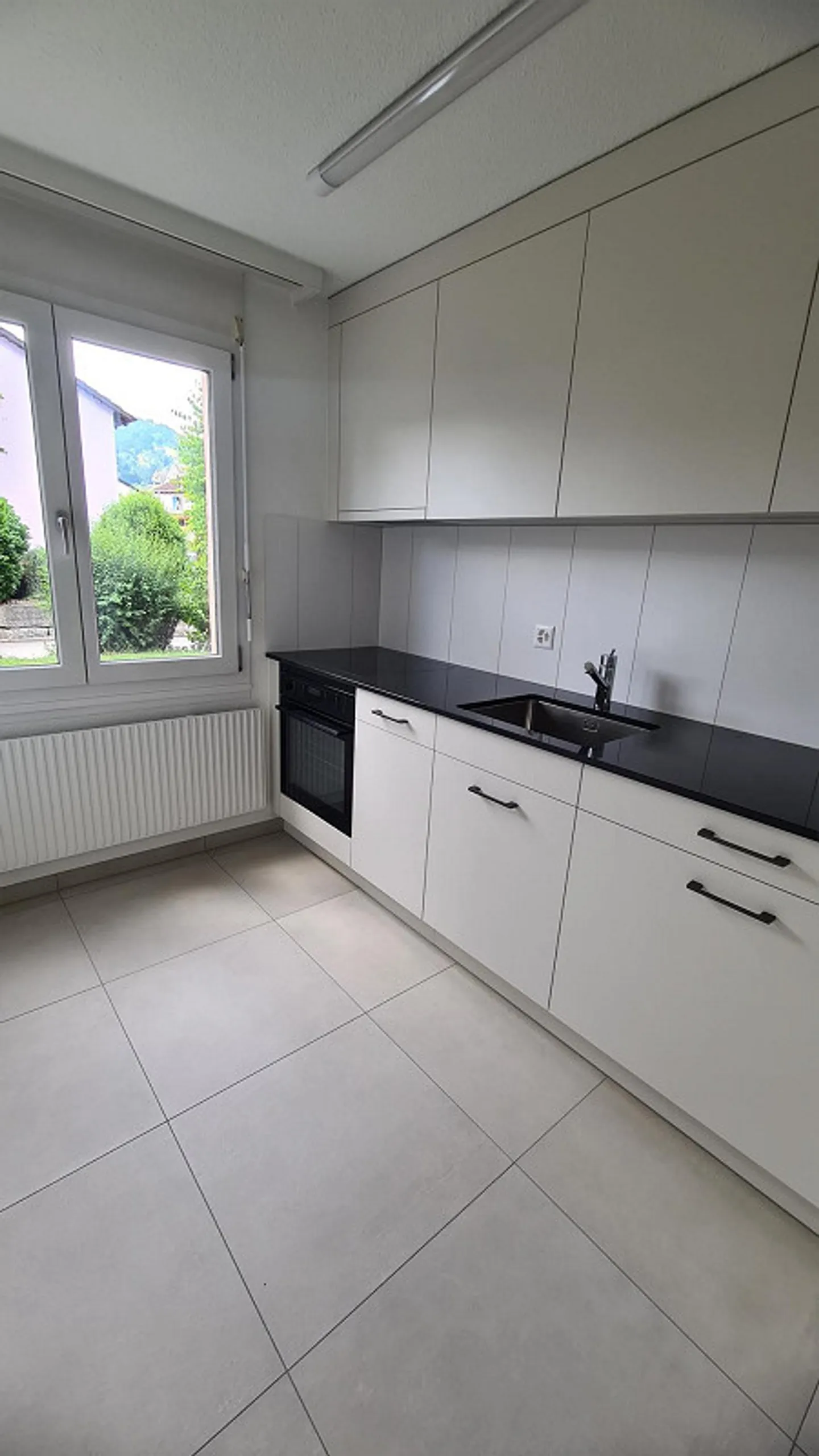 Recently Renovated 2.5 Room Apartment in Altstätten - Photo 2 of 8