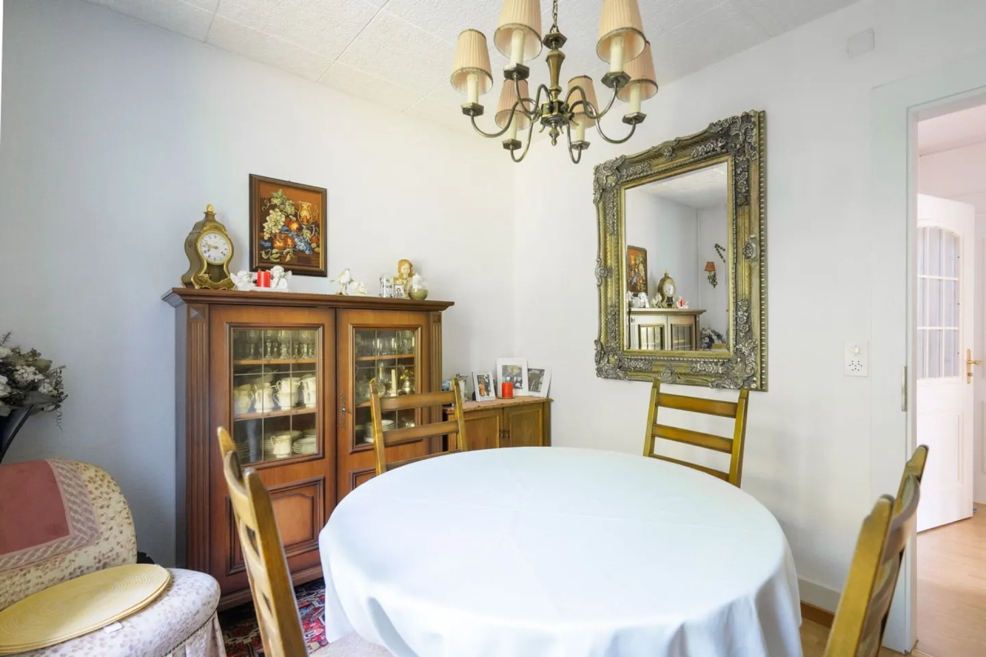 Plenty of Space. Plenty of Potential. A Rare Opportunity in Schönenwerd! - Photo 3 of 15
