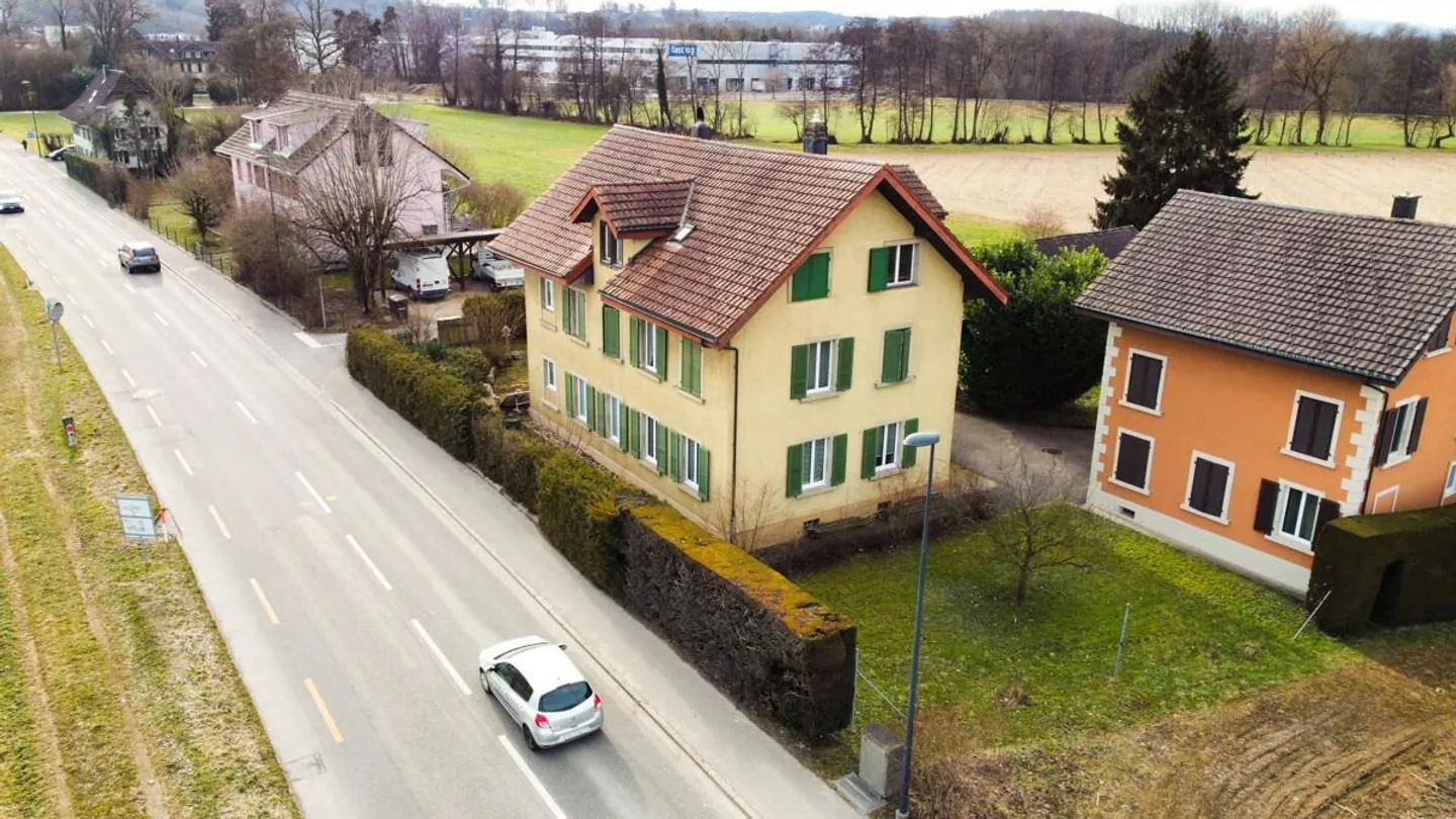 Renditeobjekt mit Geschichte & Zukunft – Mehrfamilienhaus mit Baula... - Photo 1 of 14