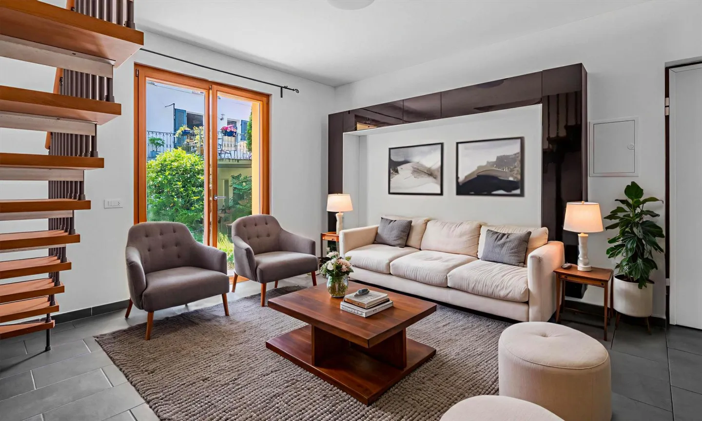 GERÄUMIGES DUPLEX MIT 3.5 ZIMMERN UND TERRASSE IN RANCATE - Foto 1 von 11